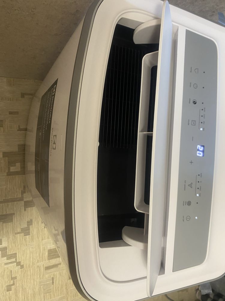 Electrolux мобільний кондиціонер+ в подарунок набір на вікно