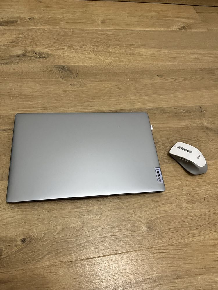 Laptop Lenovo stan bdb