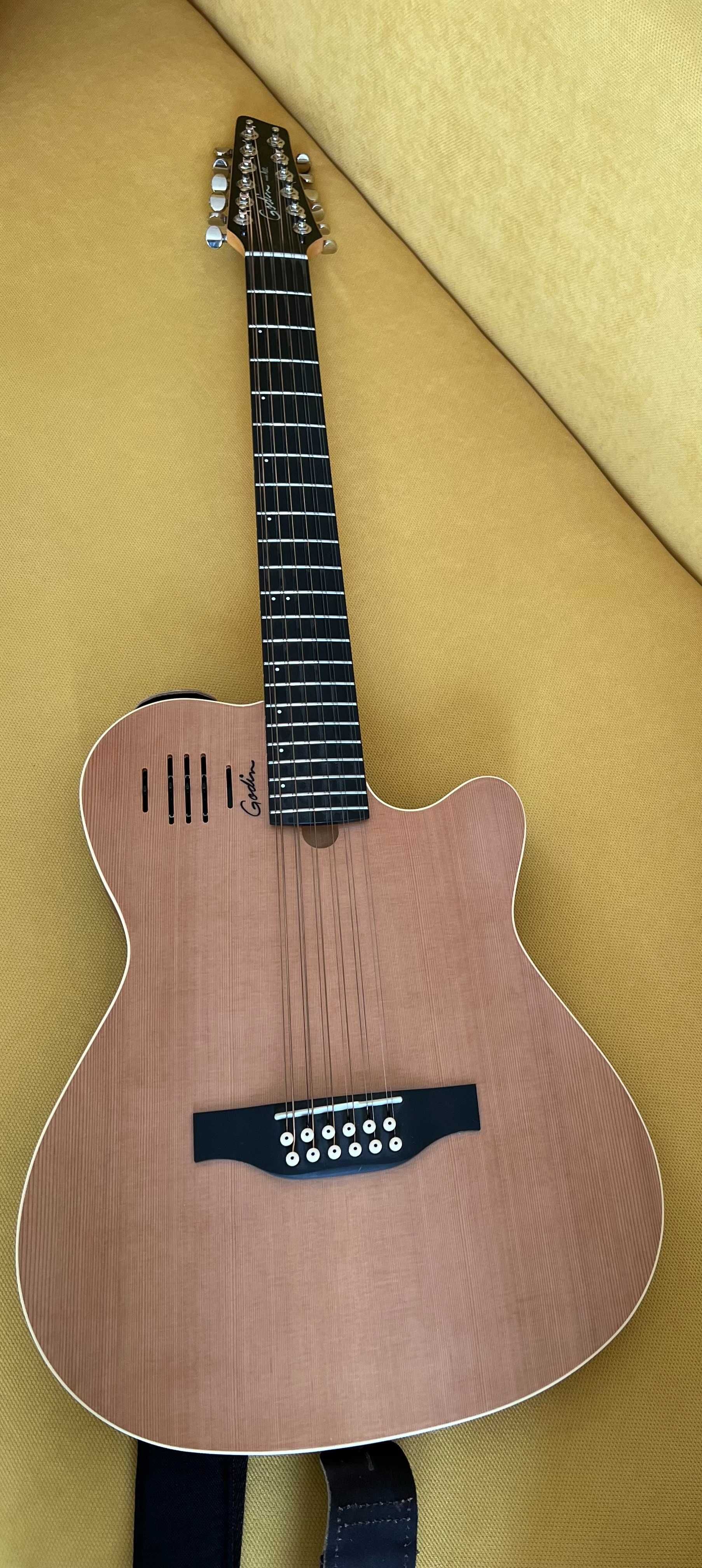 Gitara akustyczna 12-strunowa Godin A12, z pokrowcem, paskiem