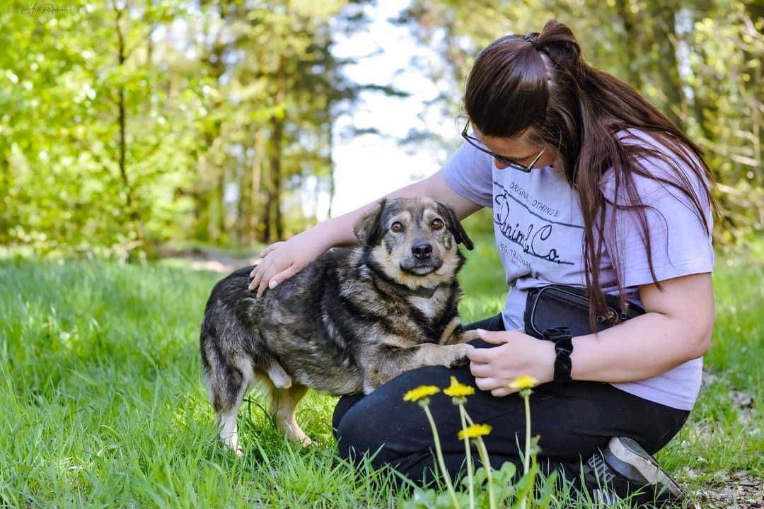 Kto podaruje szczęście karolowi?