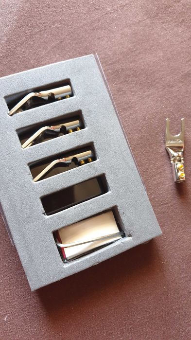 Акустические коннектора лопатки Furutech FP-201