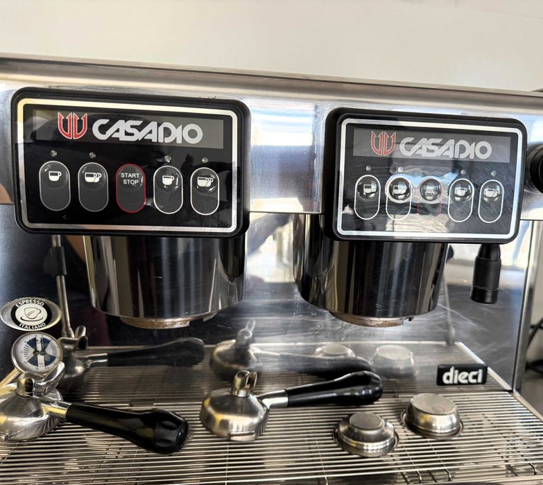 Máquina de Café Profissional Casadio Dieci 2 Grupos – Excelente Estado