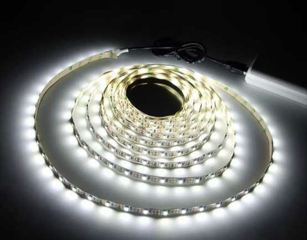 Світлодіодна лед стрічка 5v --5 метрів//12v, USB, яскрава, працює від