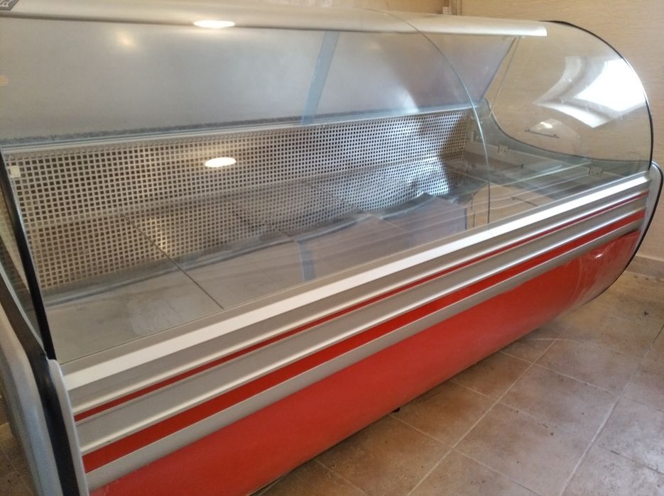 Холодильна вітрина 1.3м, 1.55м, 1.85м, 2м, 2.4м, 3м