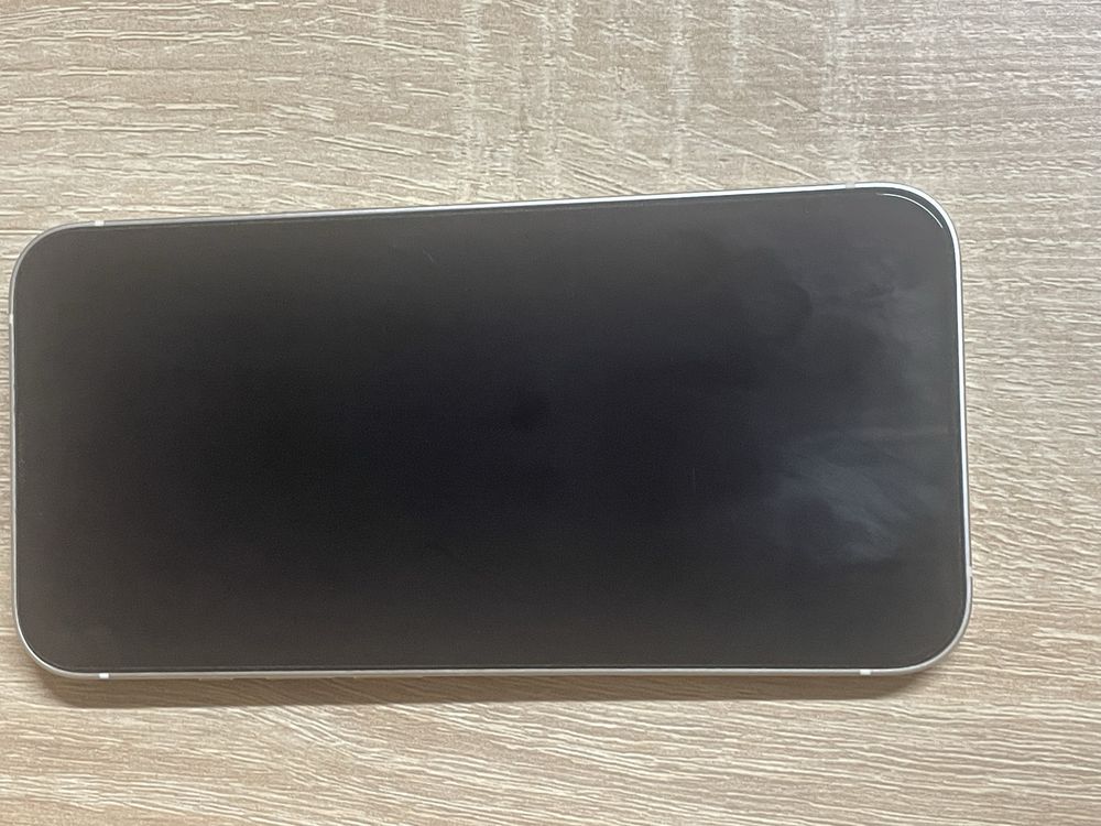 iPhone 13 rsim білий