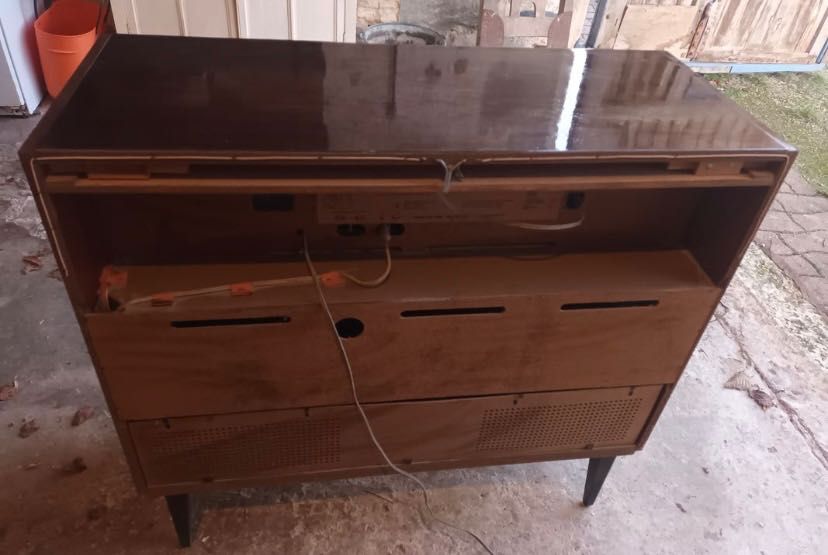 Móvel hi-fi grundig
