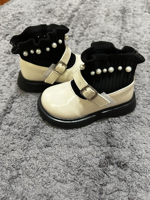 Туфлі-сапожки , шльопки  ,кімнатні капці