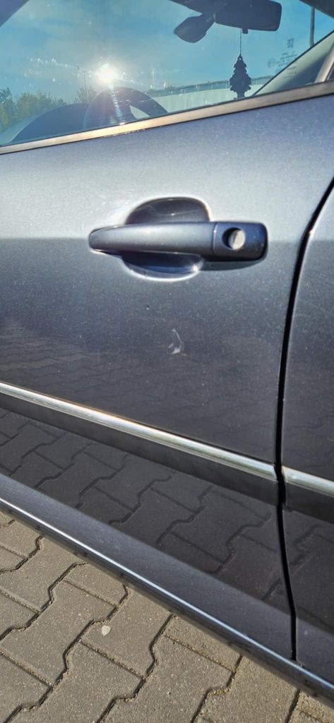 Peugeot 407 sw .
