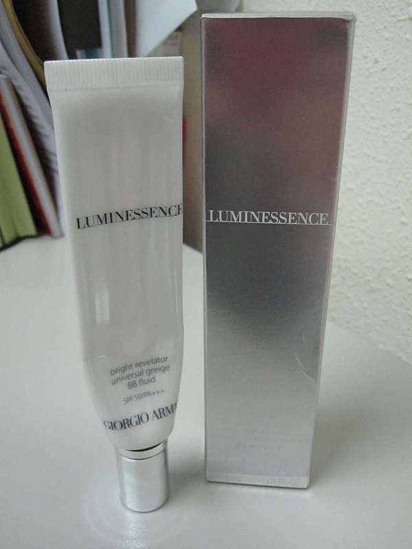 Giorgio Armani Luminessence BB Fluid
Baza i krem BB pod makijaż
Może b