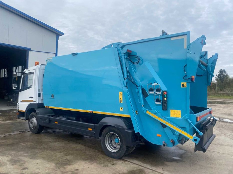Сміттєвоз Mercedes Benz Atego 818 2012 року Бункер NTM 11m3 2016 року