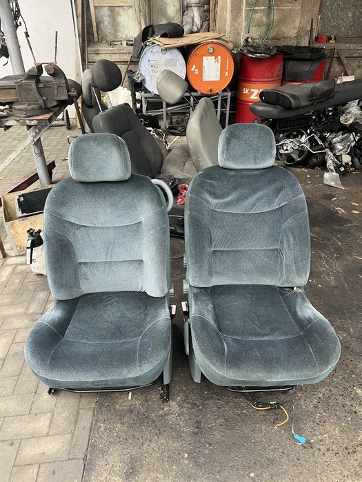Продам сиденья рено сценик 1 L+R подойдут под переделку