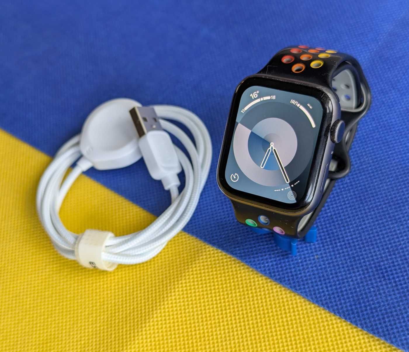 все працює з США Apple Watch 4 44 space gray в оригінальному стані