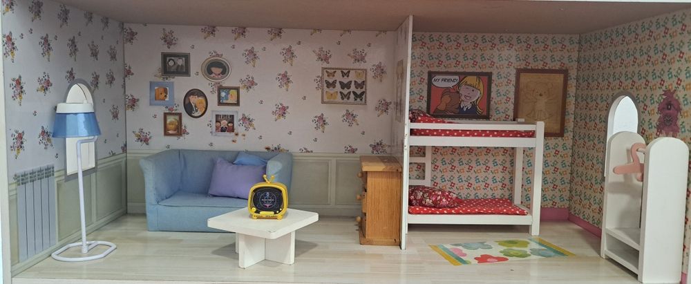 Casinha bonecas em madeira