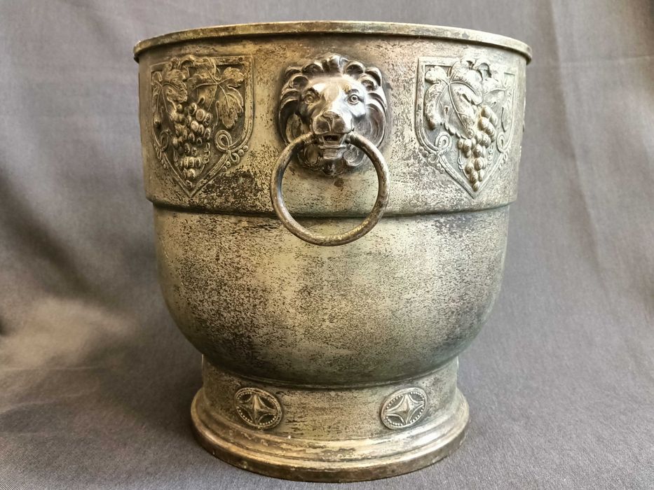 Огромадное Старинное Ведро для Шампанского со Львами