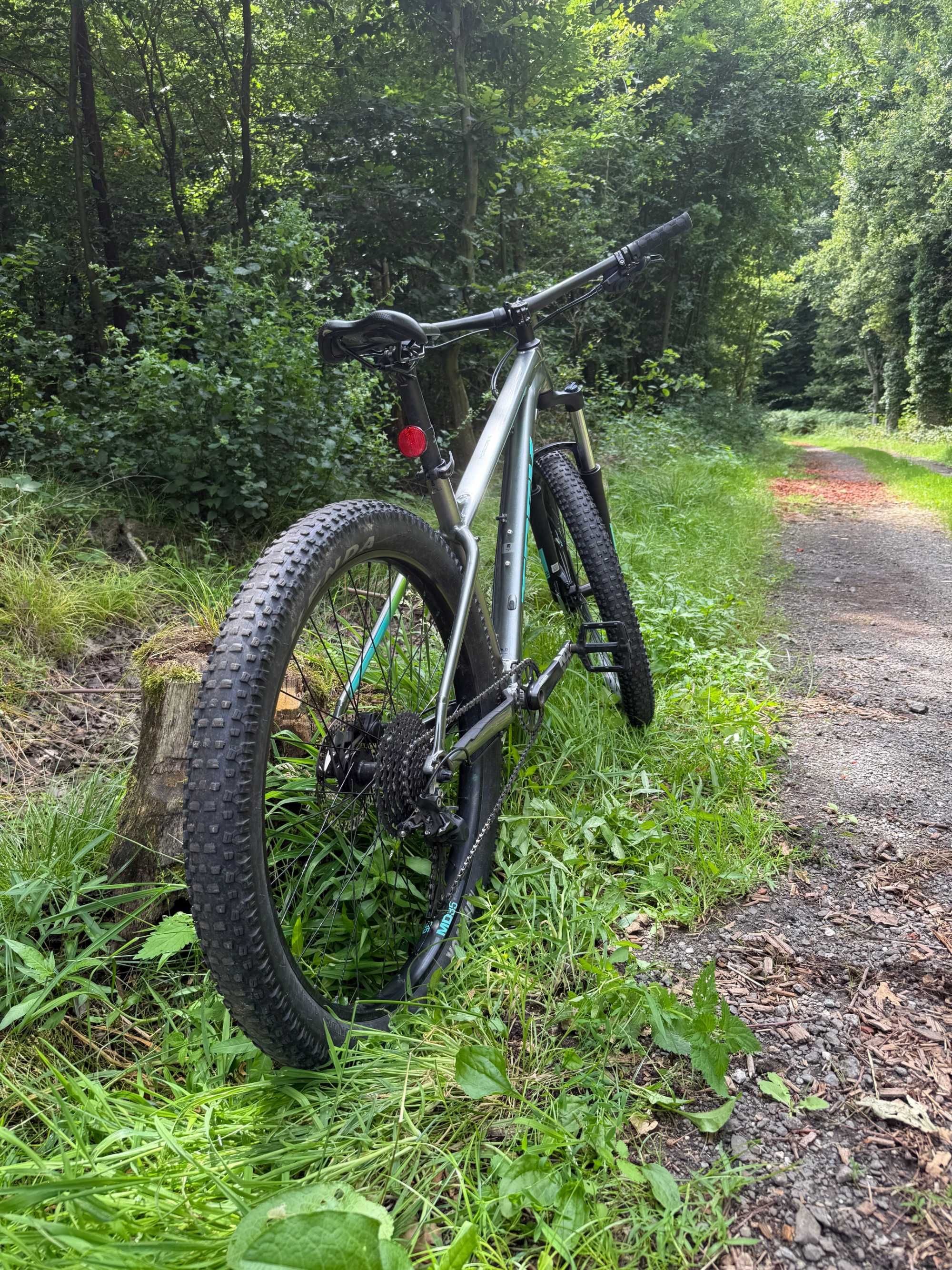 MTB Trek Roscoe 6, rama M/L, kola 27,5 rok 2021