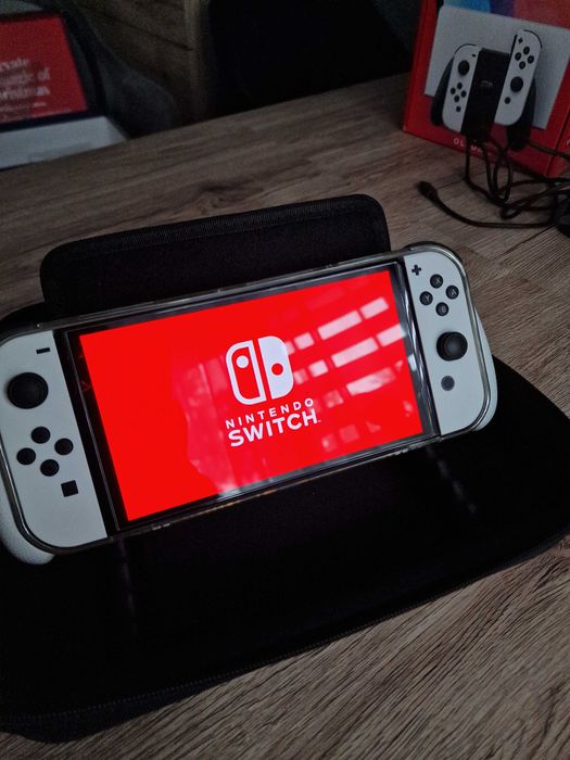 Konsola Nintendo Switch OLED biała z akcesoriami
