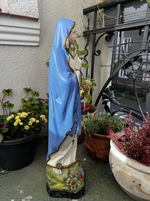 Figura Matki Boskiej przedwojenna