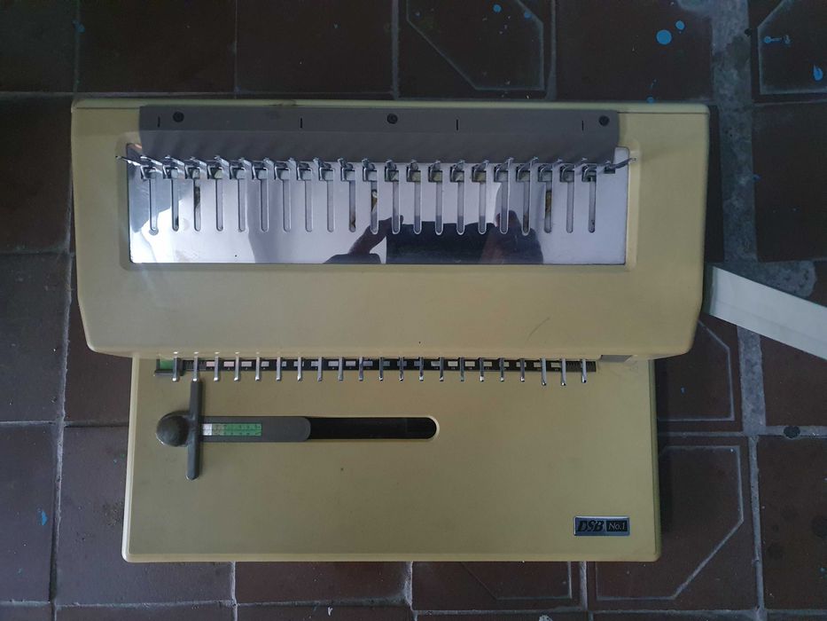 Переплетчик на пластиковую пружину DSB №1