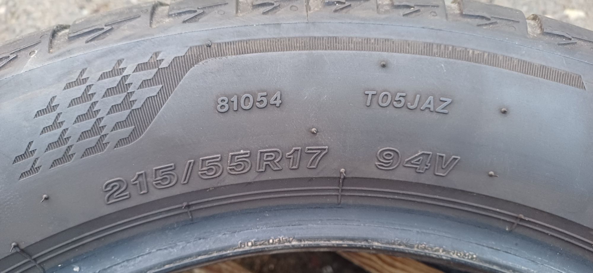 215/55R17 94V BRIDGESTONE , dwie opony letnie.