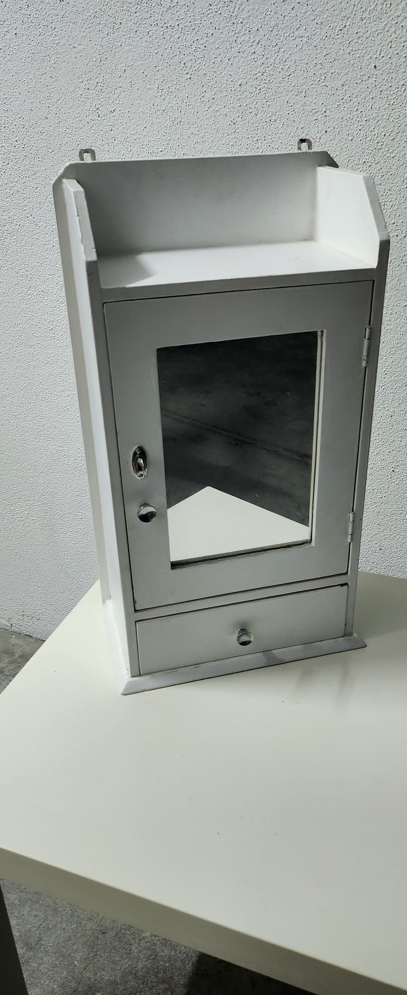Movel WC branco antigo