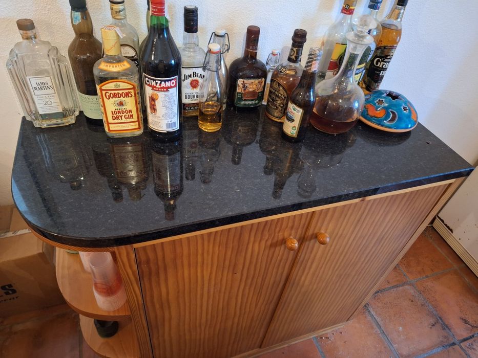 Movel Bar com tampo em marmore