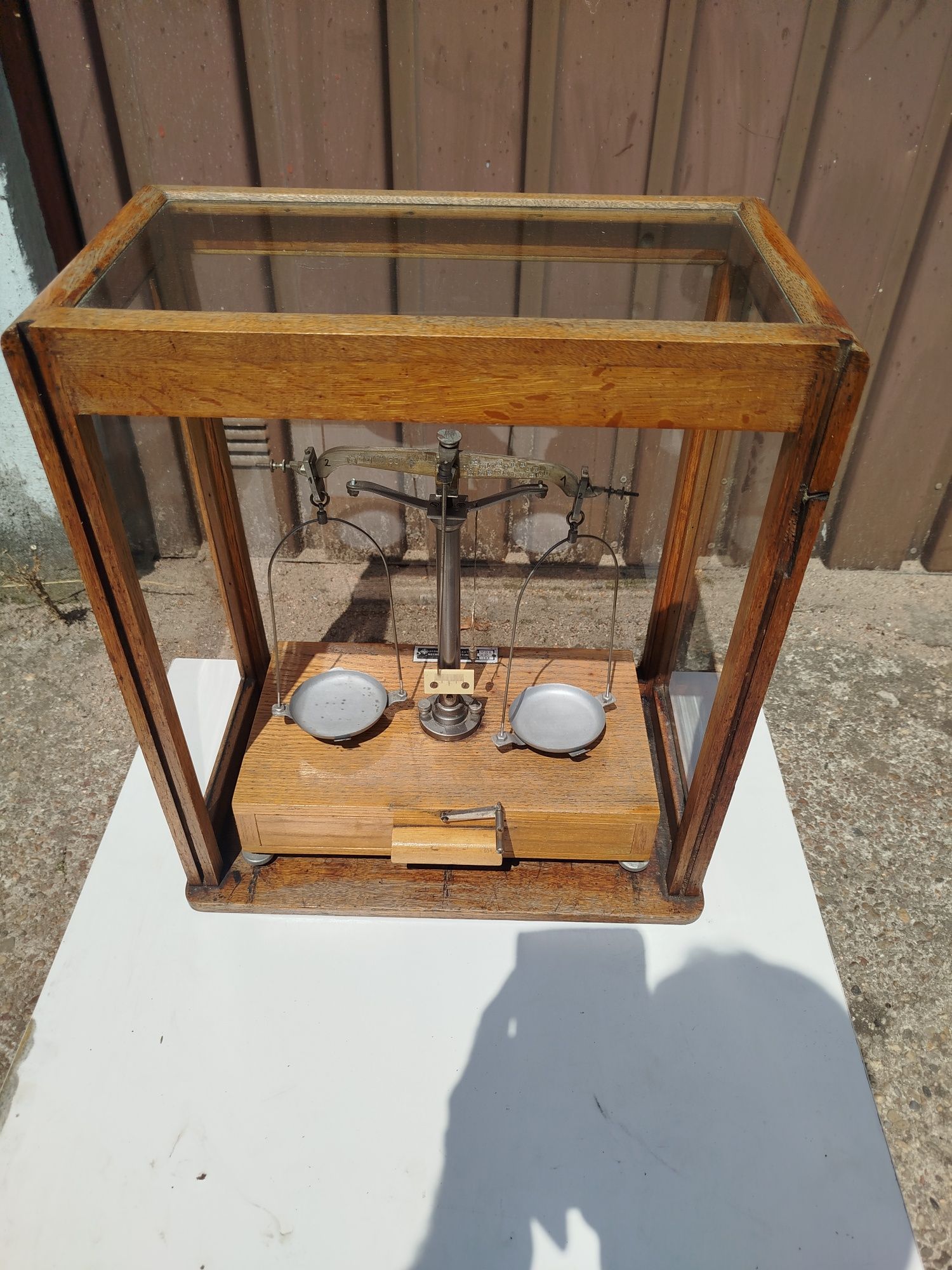 Wagi apteczne laboratoryjne