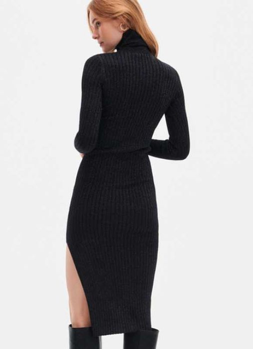 Чорна сукня
Чорна сукня