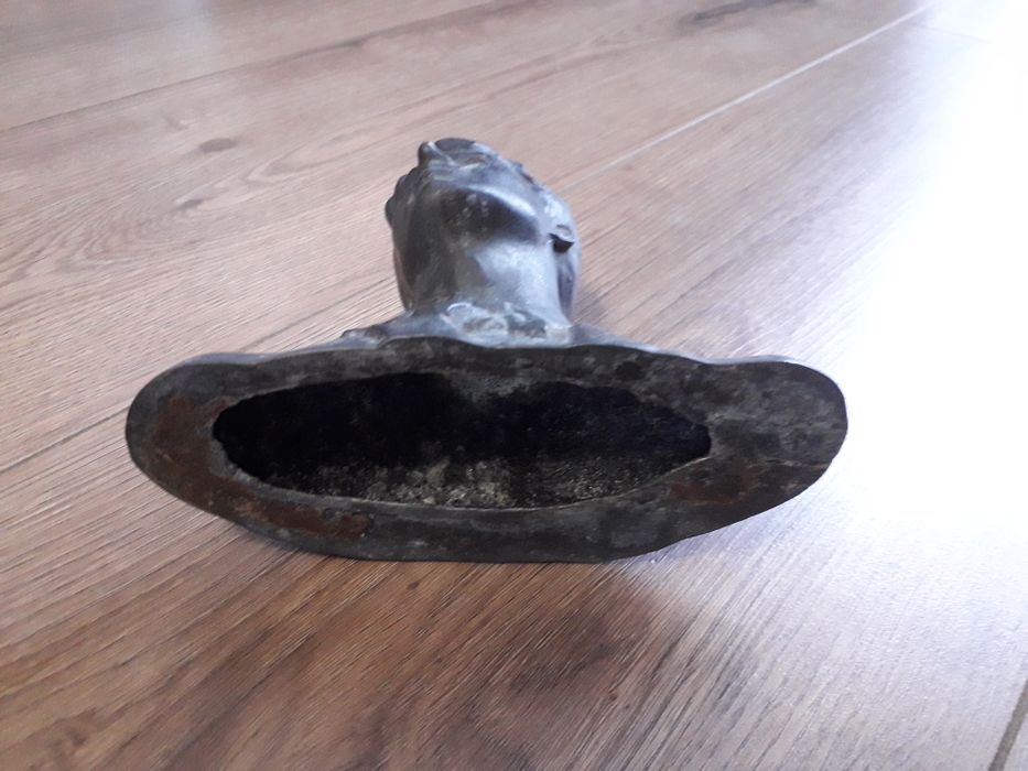 Бюст Дзержинского и Есенина