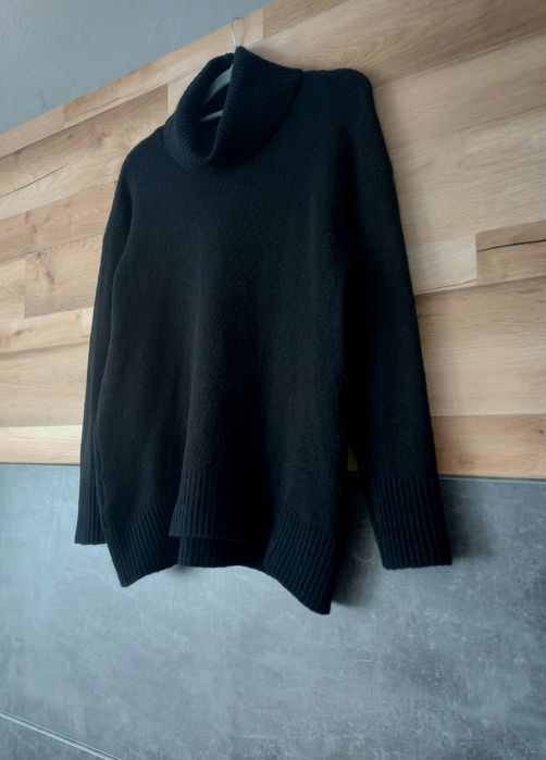 Massimo Dutti golf wełna czarny luźny sweterek z golfem asymetryczny