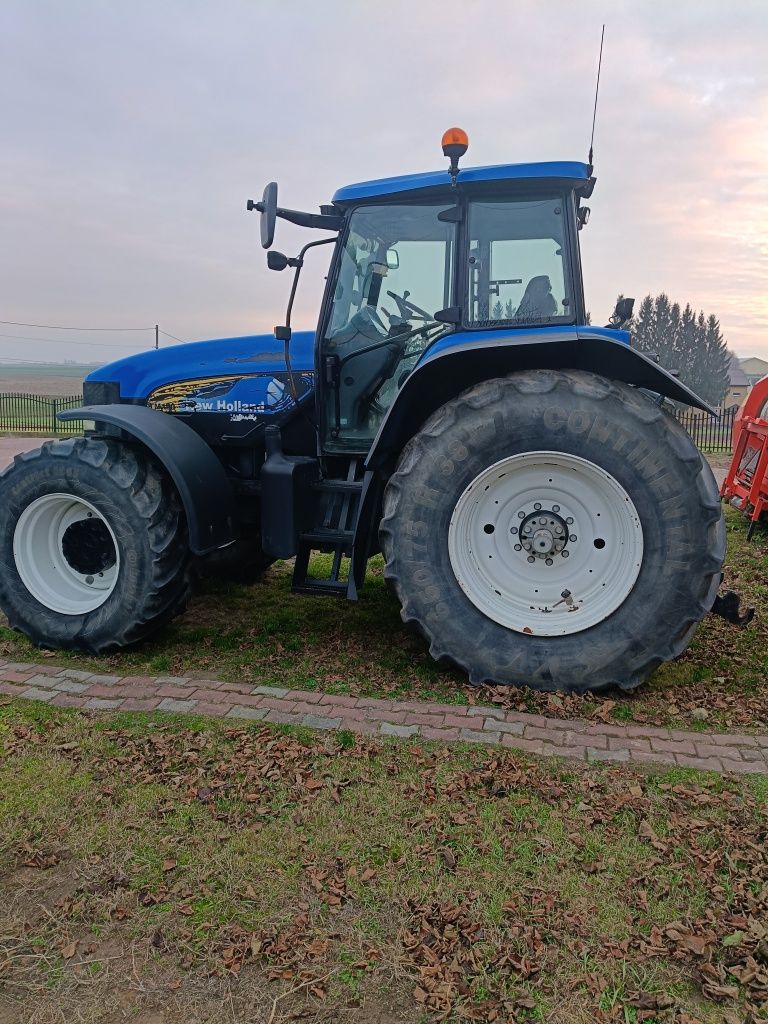 New Holland TM 190
