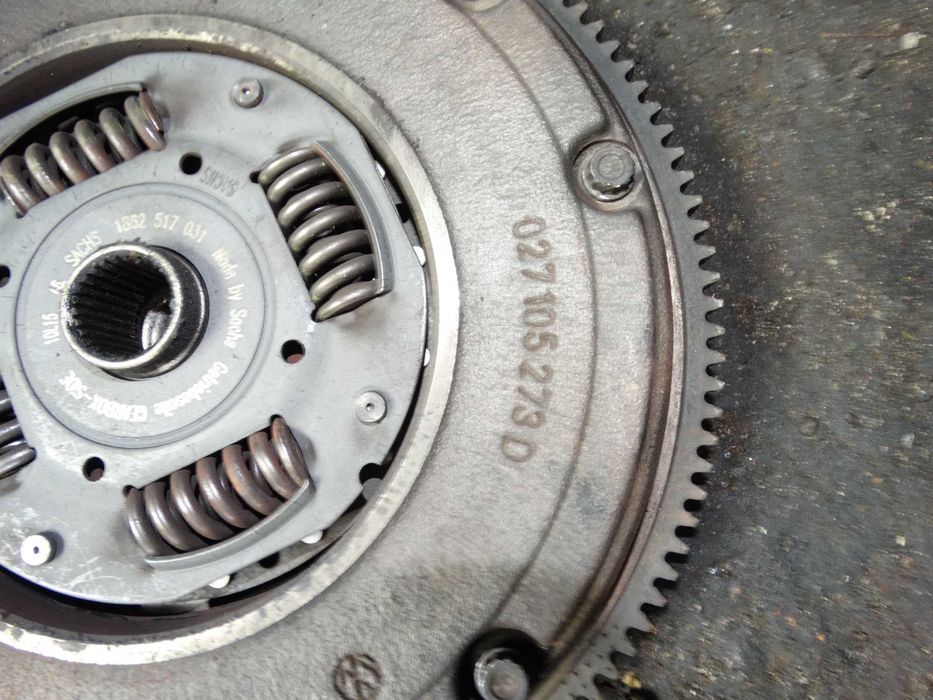 Маховик+зчеплення  двигуна 1.4/1.6/1.8i 1.9SDI 1.9TD GOLF 4 1999-2009