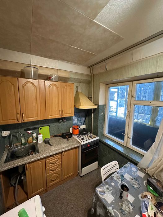 Срочно! Продам 1-к квартиру по ул. Энтузиастов 33 возле м.Левобережная