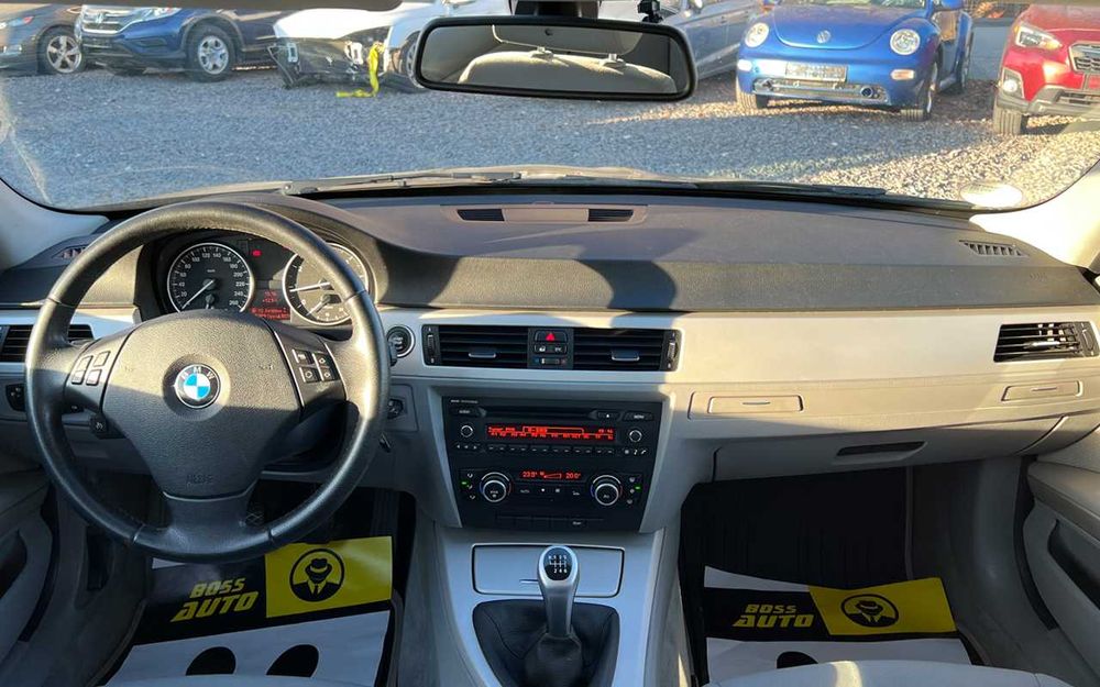 BMW 320 I 2010 рік