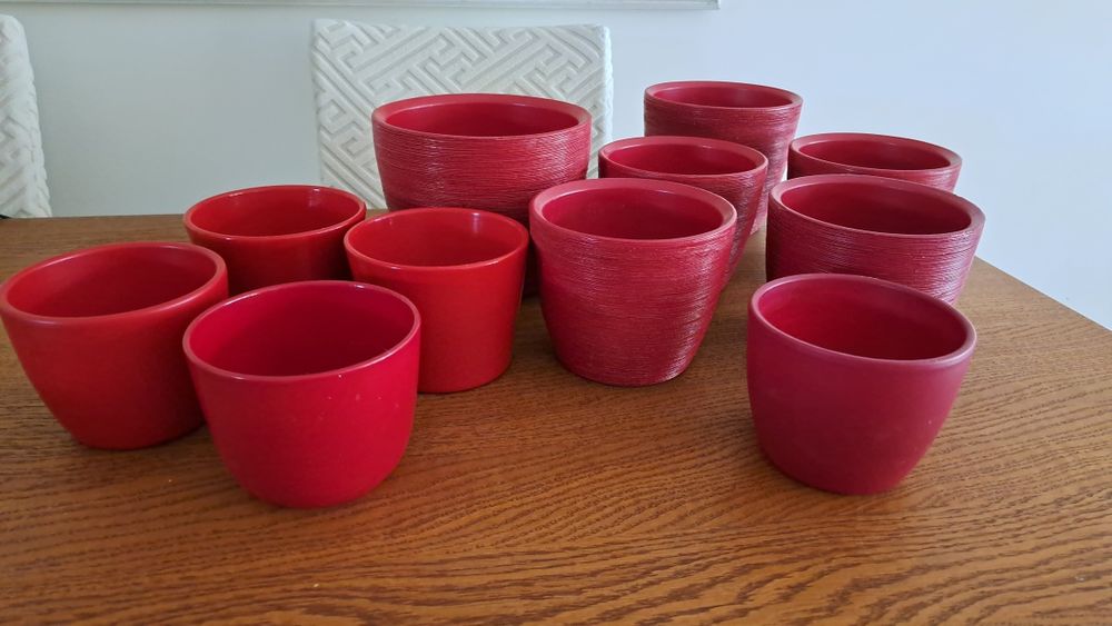 Doniczki ceramiczne / osłonki - kolor bordowy i czerwony - 11 sztuk
