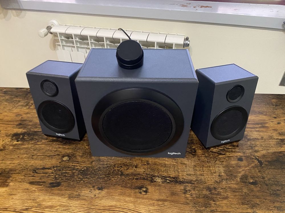 Colunas Logitech Z333 2.1 | Subwoofer potente
