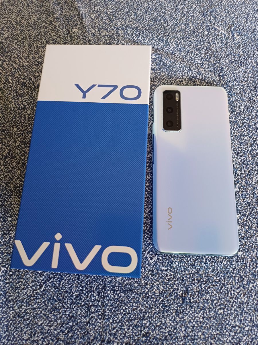 Smartfon VIVO Y70 8GB/128 GB czarny