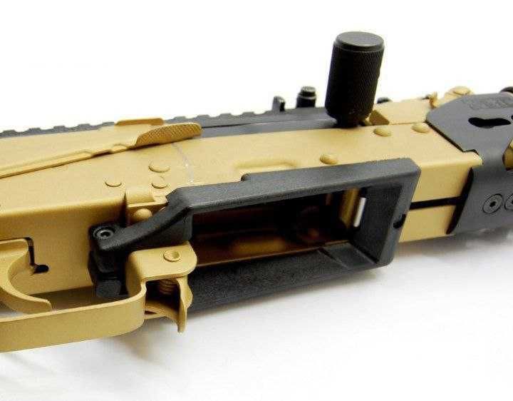 Збільшена шахта для магазина АК