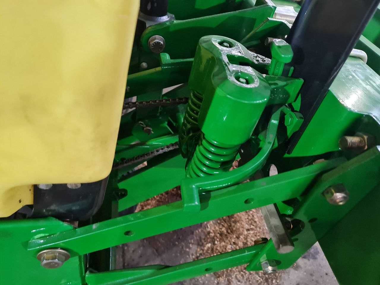 8 Рядів John Deere Рама 7200 Секція 1780 (Посилена No-Till) під МТЗ