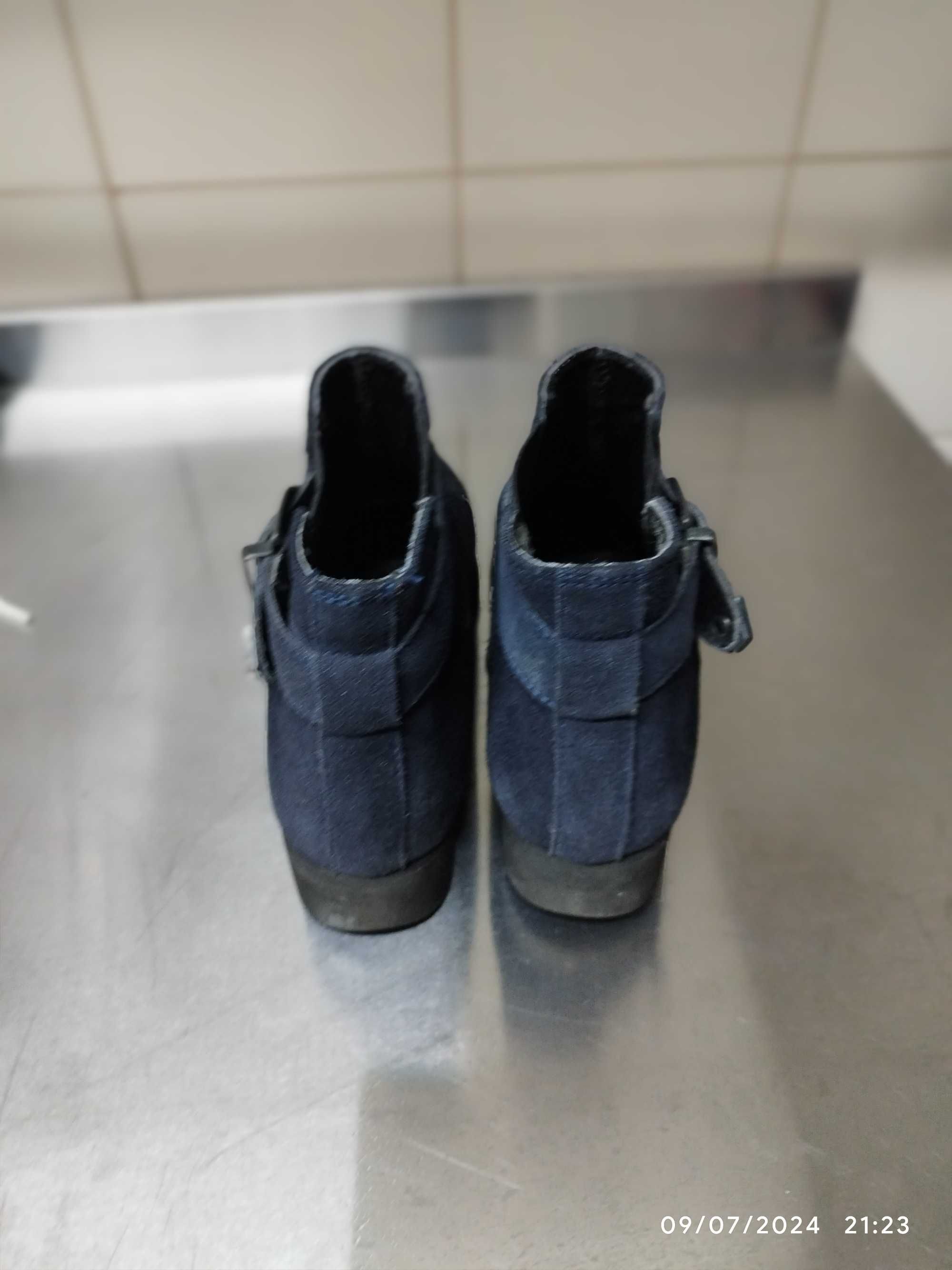 Botins camurça azuis escuros