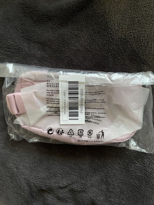 Жіноча поясна сумка Levi’s