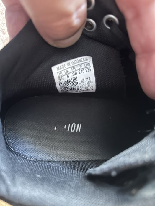 Sapatilhas de crianca