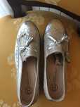 Sapatos de mulher, prateados, novos, com etiqueta, T40