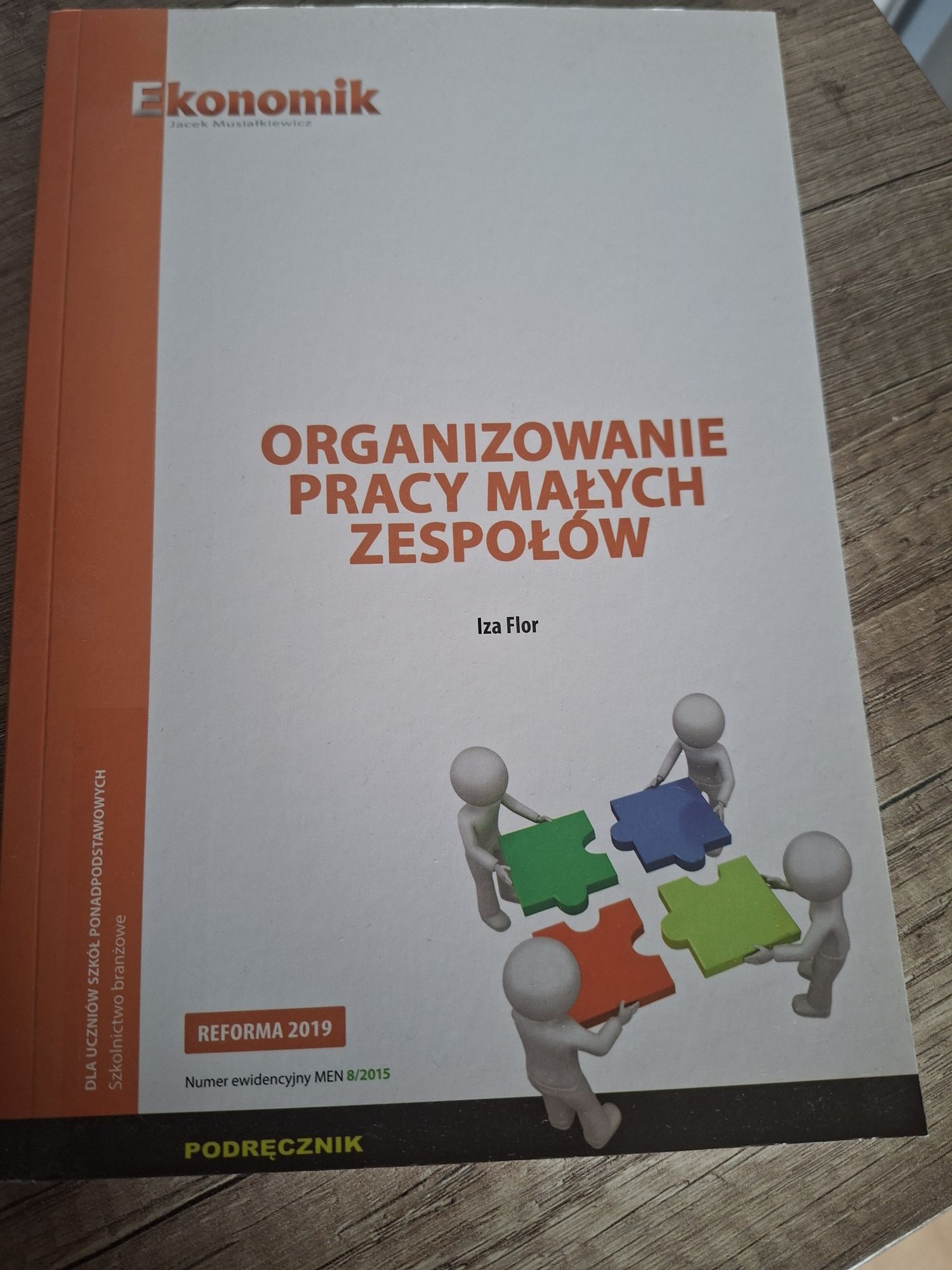 Podręcznik - Organizowanie pracy małych zespołów