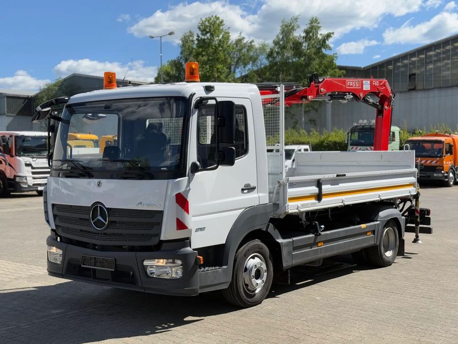 Mercedes-Benz ATEGO 818 4x2 EURO6 WYWROTKA TRÓJSTRONNA Z HDS  | Jak NOWY | FASSI F65B.0.22 | Z Niemiec |
