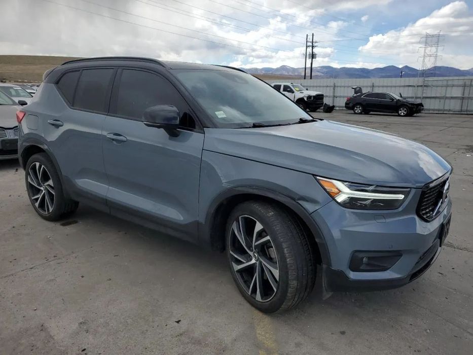 Volvo XC 40 VOLVO XC-40 / MAŁA SZKODA /  AWD / R-DESIGN / Virtual Cocpit