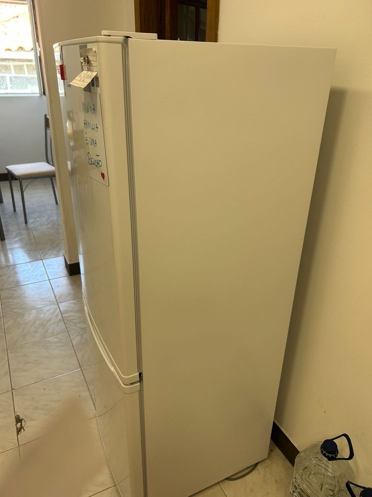 Frigorífico/Geladeira  Medio porte