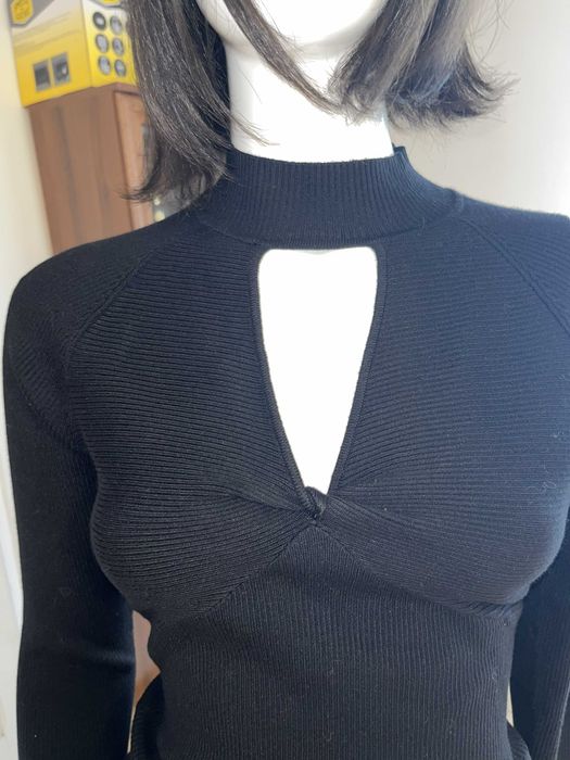 uess sweter damski kolor czarny lekki z półgolfem, M