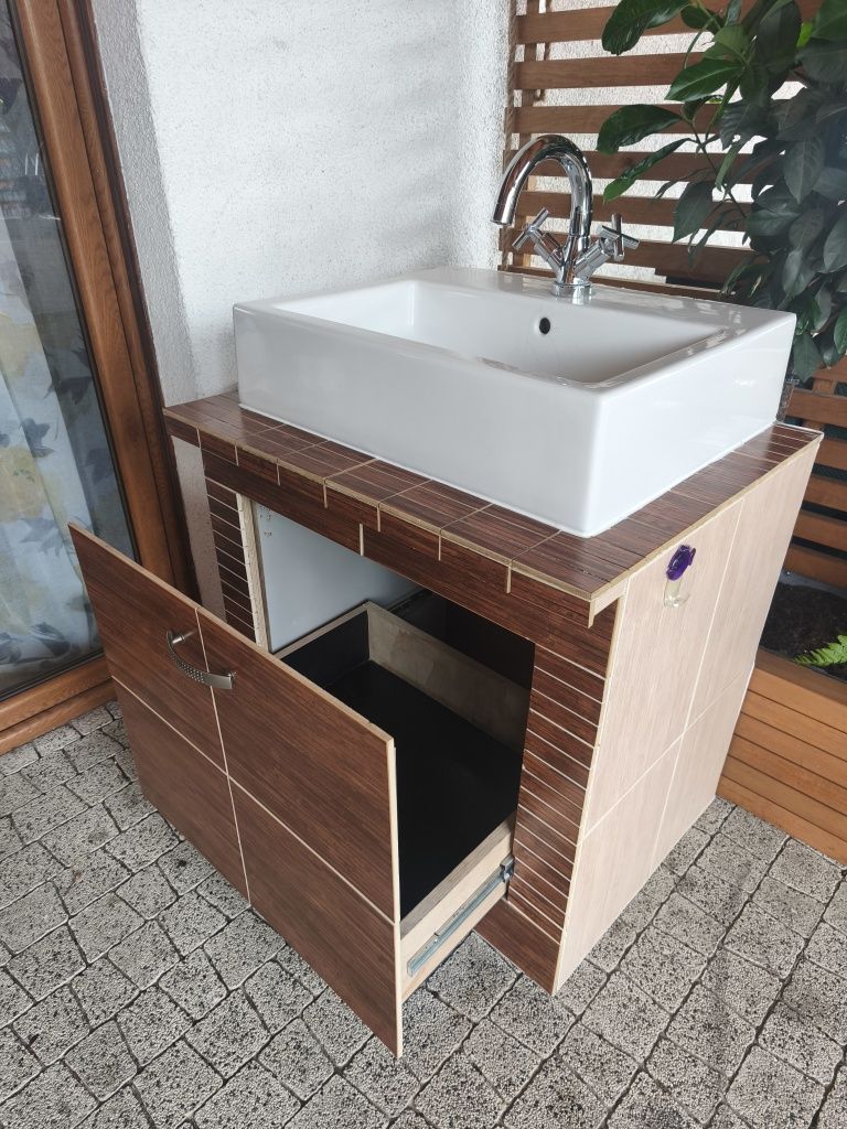 Szafka Umywalka Kran Komplet