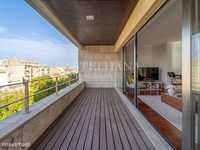 Apartamento T4 duplex com terraço e vista mar em condomín...
