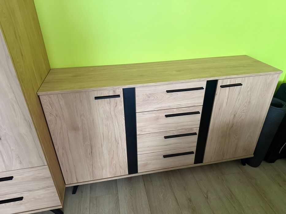 Sprzedam szafę dwudrzwiową i komodę